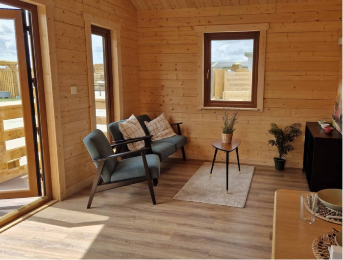 Emer 2 Bed Log Cabin - Image 6