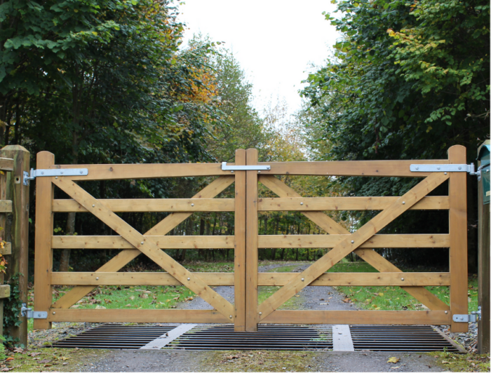 Country Field Gate - Image 3