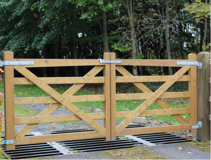 Country Field Gate - Image 4